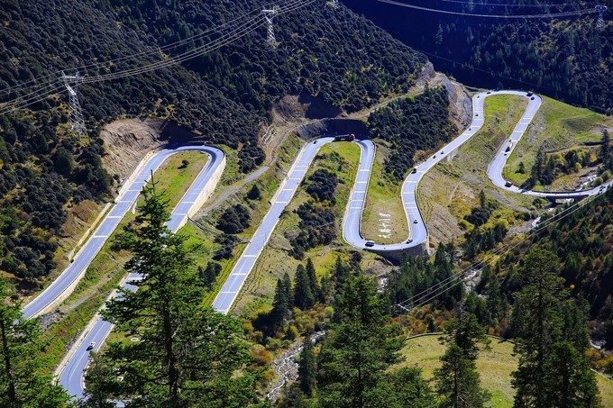 稻城亚丁有哪些旅游攻略,最近稻城亚丁旅游攻略图解一下