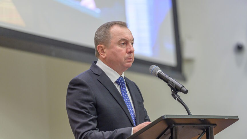 卢卡申科告诫俄方，别想吓唬任何人，关键时刻，白俄风向也变了？