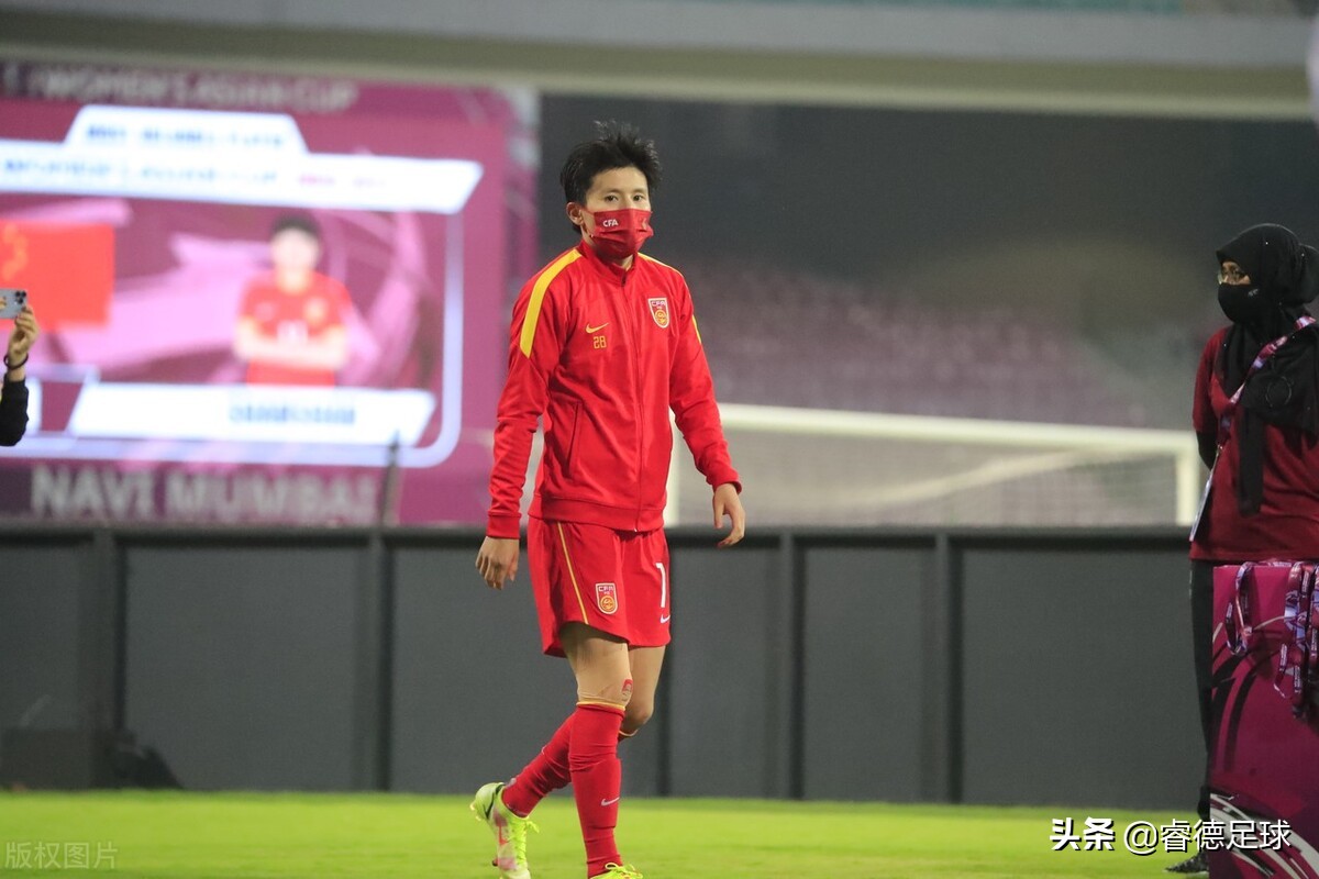 女足队长王珊珊是小学体育老师吗,足球王珊珊个人简介