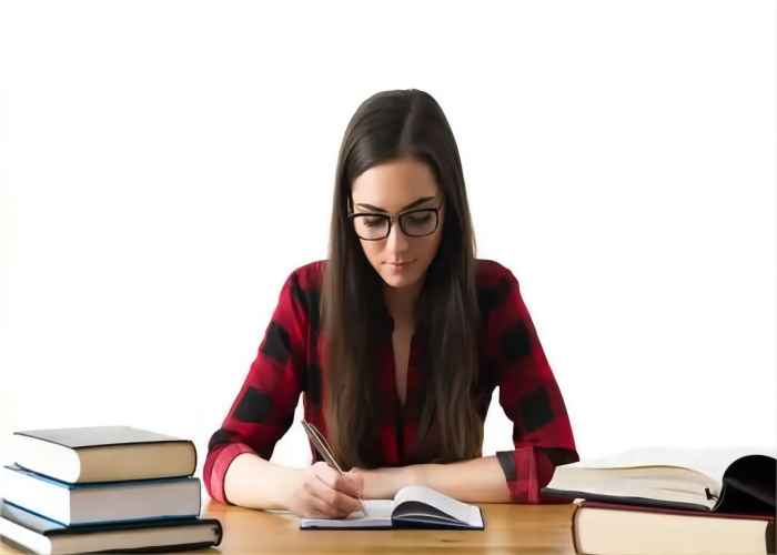 一女子考研失败三次在家啃老,考研三次失败在家啃老