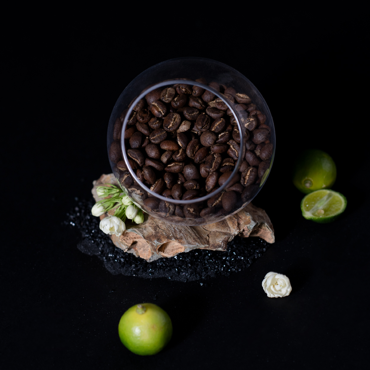 耶加雪啡咖啡豆咖啡因含量高么,耶加雪啡是最顶级的咖啡豆吗