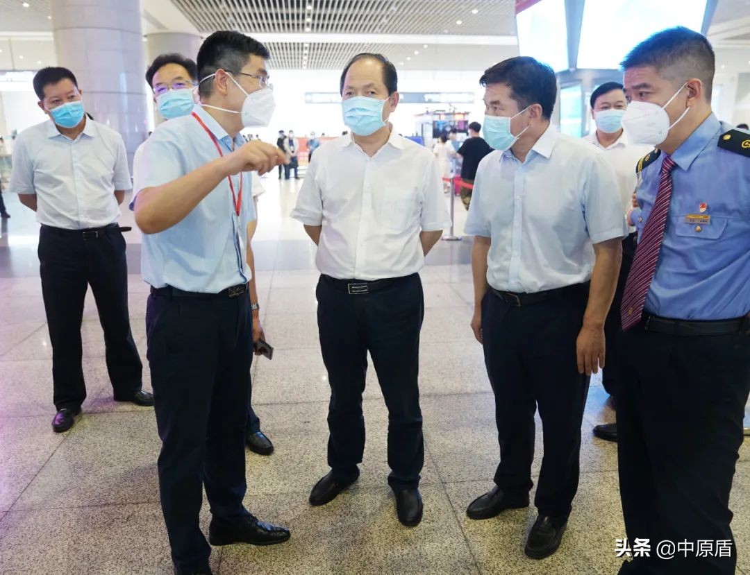 安伟宋争辉出席省会疫情防控专题会议落实“四方责任”扎牢“四个口袋”迅速扑灭新的燃点全面筑牢疫情防线