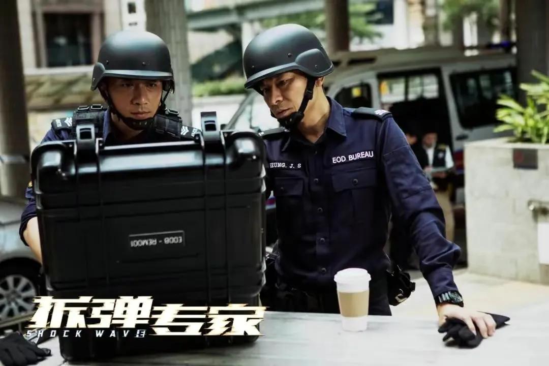 香港电影真的无人可用了？谢霆锋被迫复出，林峯和黄宗泽被迫接班