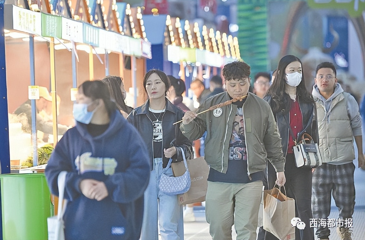 打卡西宁夜市里的烟火气,西宁夜市真实原声视频