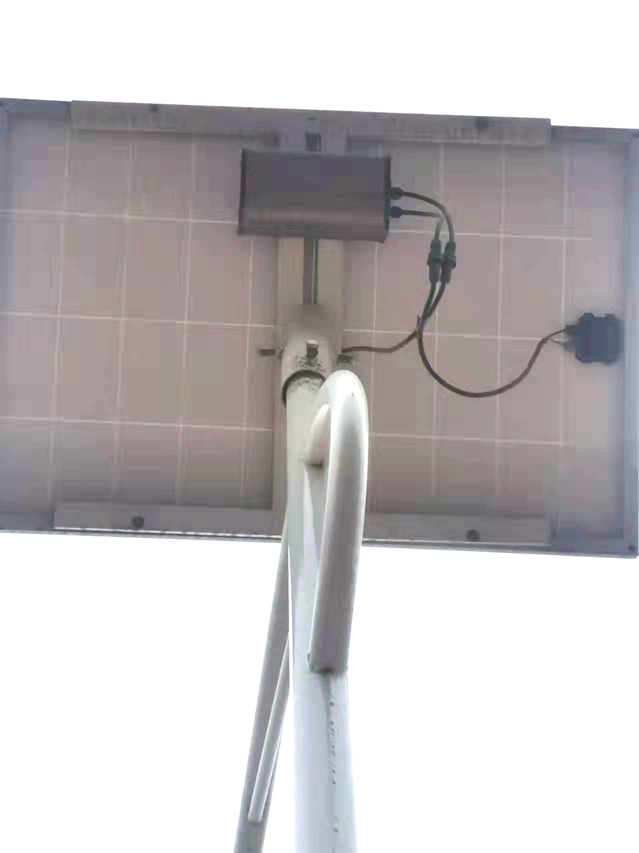 6米的太阳能路灯和杆子多少钱,6米太阳能路灯200v