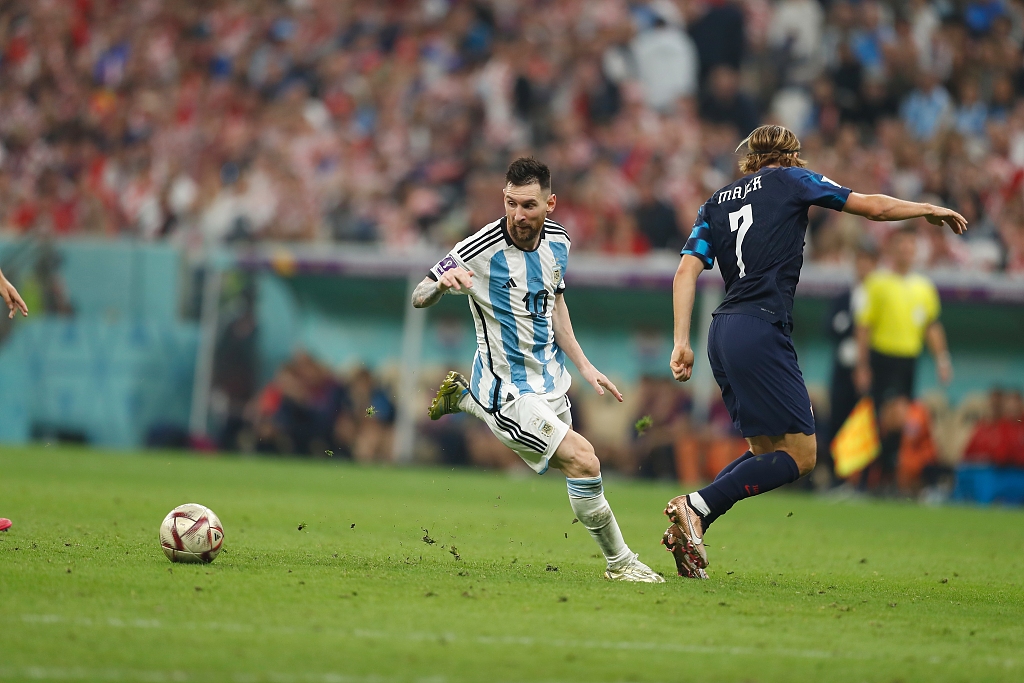 英超名宿评价梅西,夸赞梅西的足球名宿