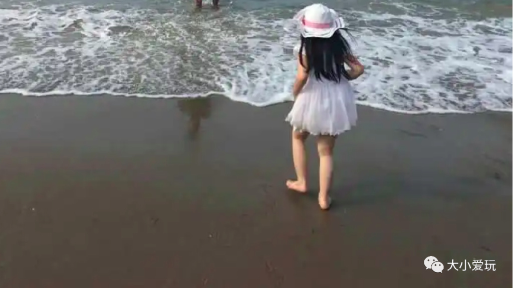 这座颜值逆天的“千岛之城”坐拥金沙白浪，还有机会偶遇荧光海哦