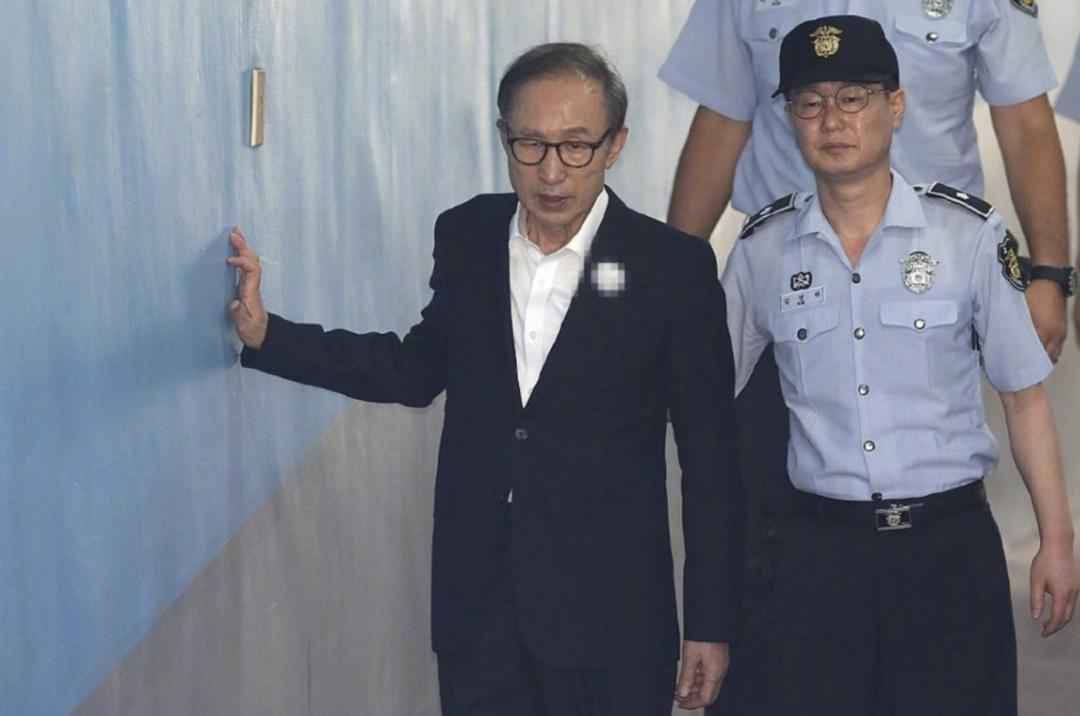 学校强制买4000元平板后续,学校强制学生买平板焦点访谈