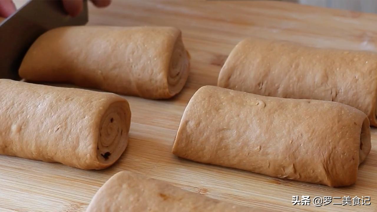 红糖馒头750克面粉放多少水和酵母,自发面粉制作红糖馒头的教程
