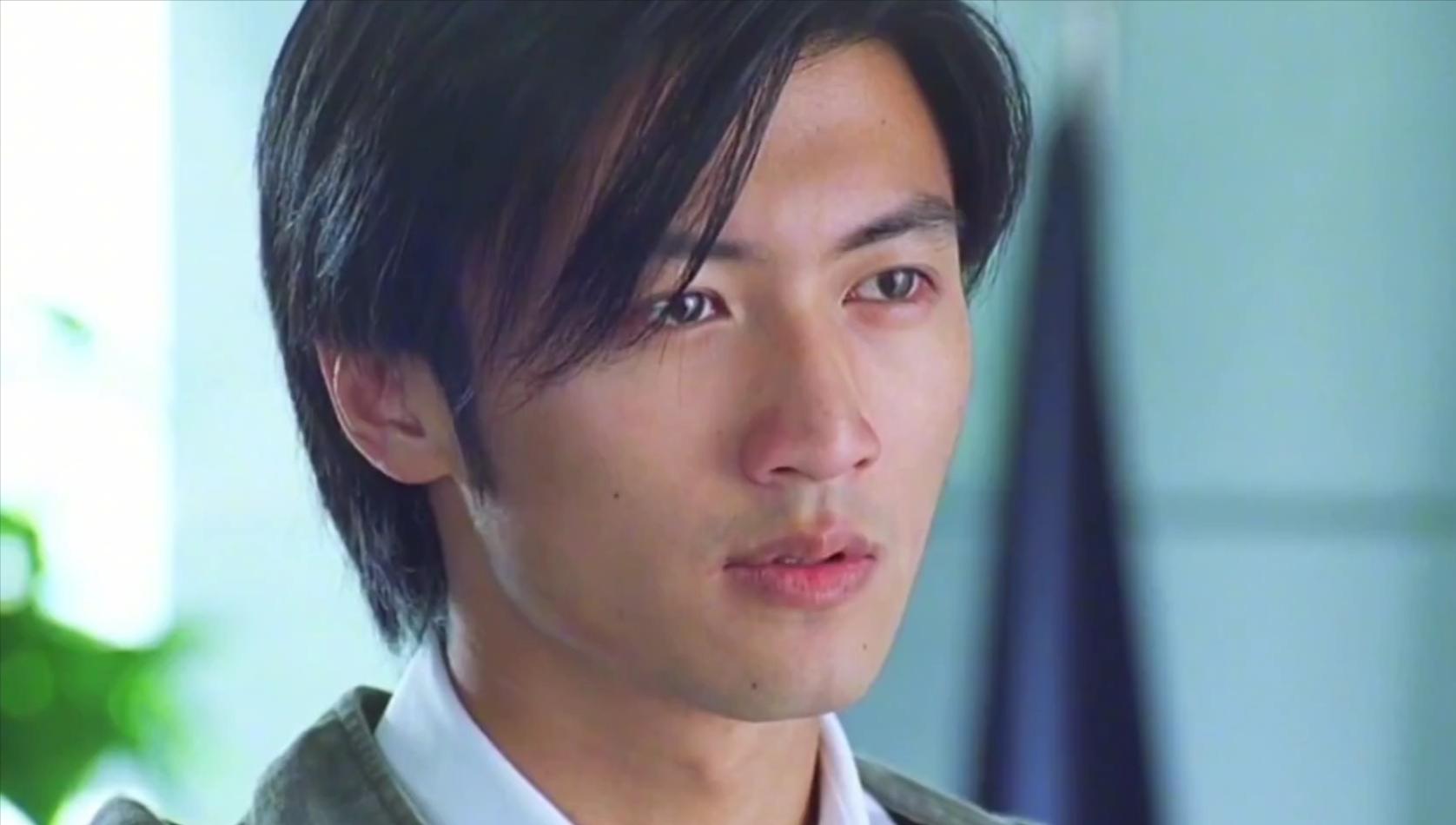 王菲和谢霆锋二人差几岁,王菲和谢霆锋以前结过婚吗