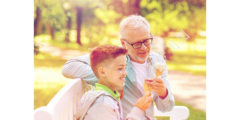 56岁阿姨：我爸和继母恩爱50年，继母去世，我才知道一切都是假象