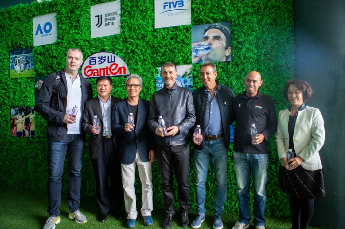 农夫山泉面对消费者对瓶装水质疑,农夫山泉如何称霸瓶装水