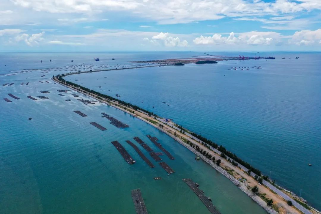 这座海滨小城可真美丽,小众旅行海边小城市