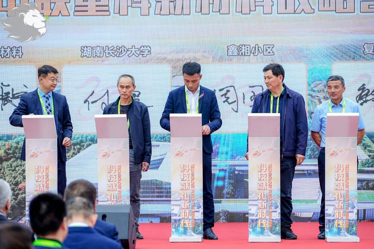 中联新材抹灰砂浆,科技献礼新时代