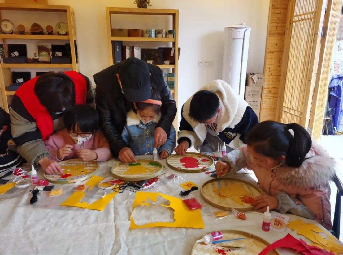 国庆飞机立体手工作品幼儿园,国庆飞机的手工作品幼儿园