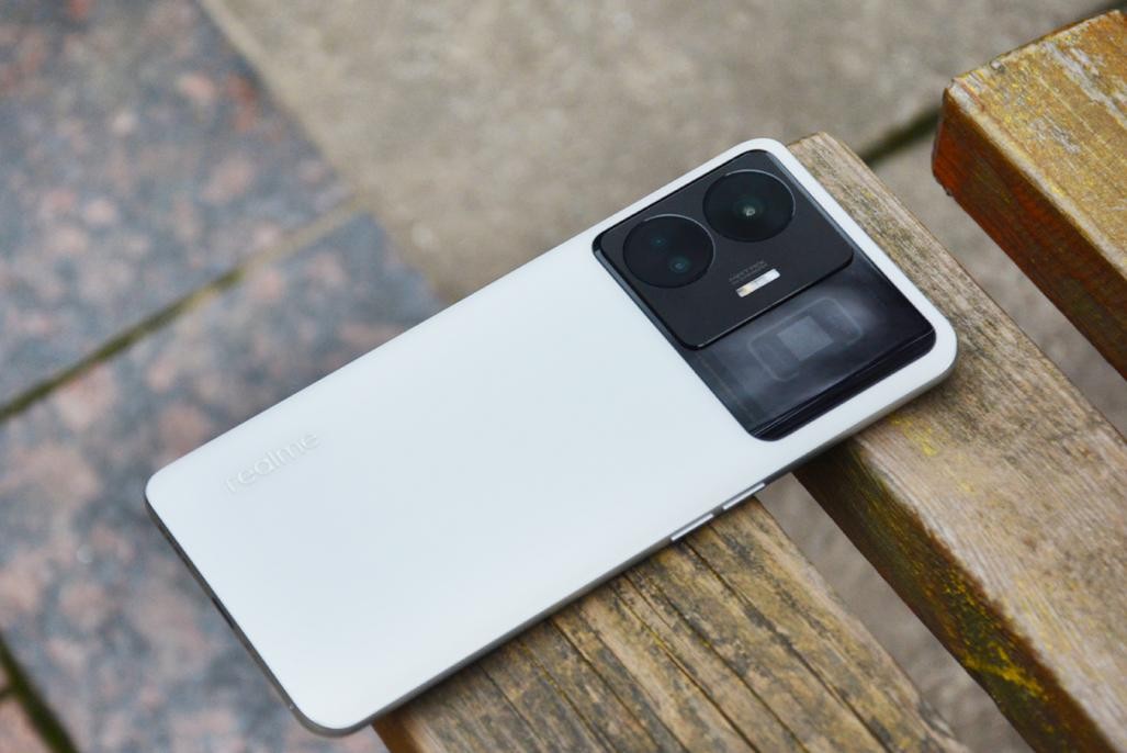 真我gtneo5官宣首发240w快充,真我gtneo5200w和240w充电测评