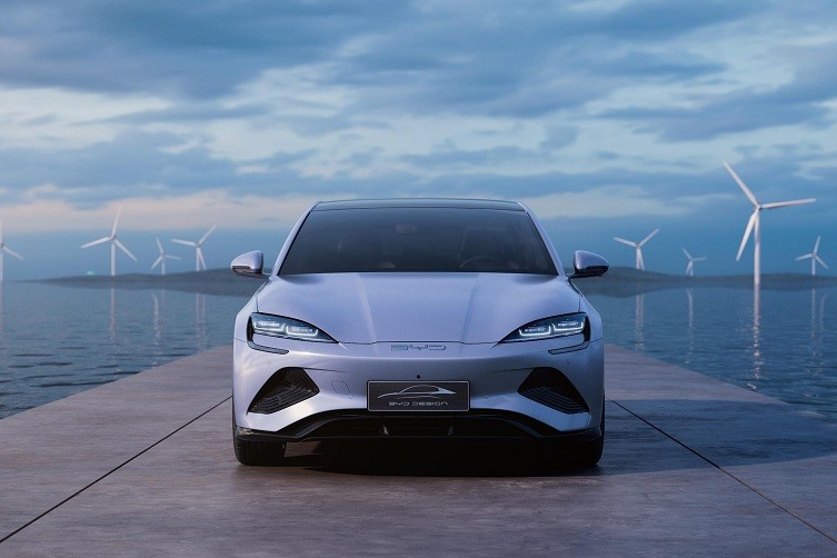 比亚迪海豹550km和小鹏p7,福州零跑c01和小鹏p7对比图