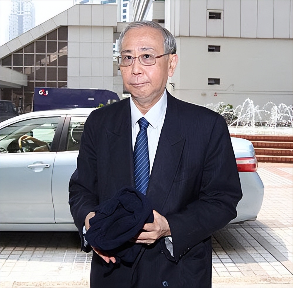 香港巨贪许仕仁：受贿4000万，花1118万泡空姐，却没占到太多便宜