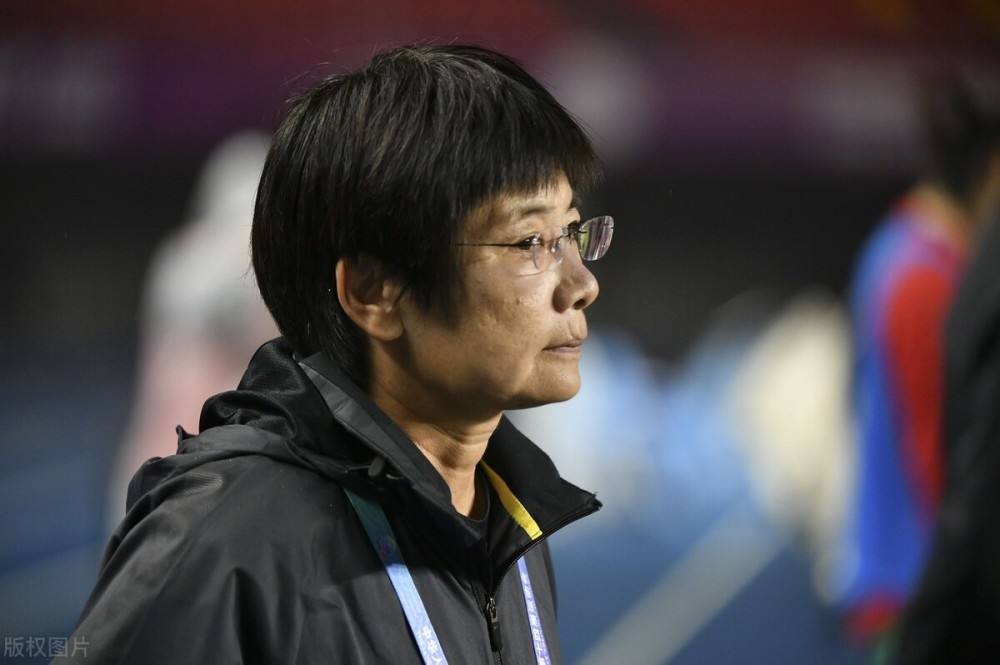 中国女足教练水庆霞得奖图片,中国女足教练水庆霞