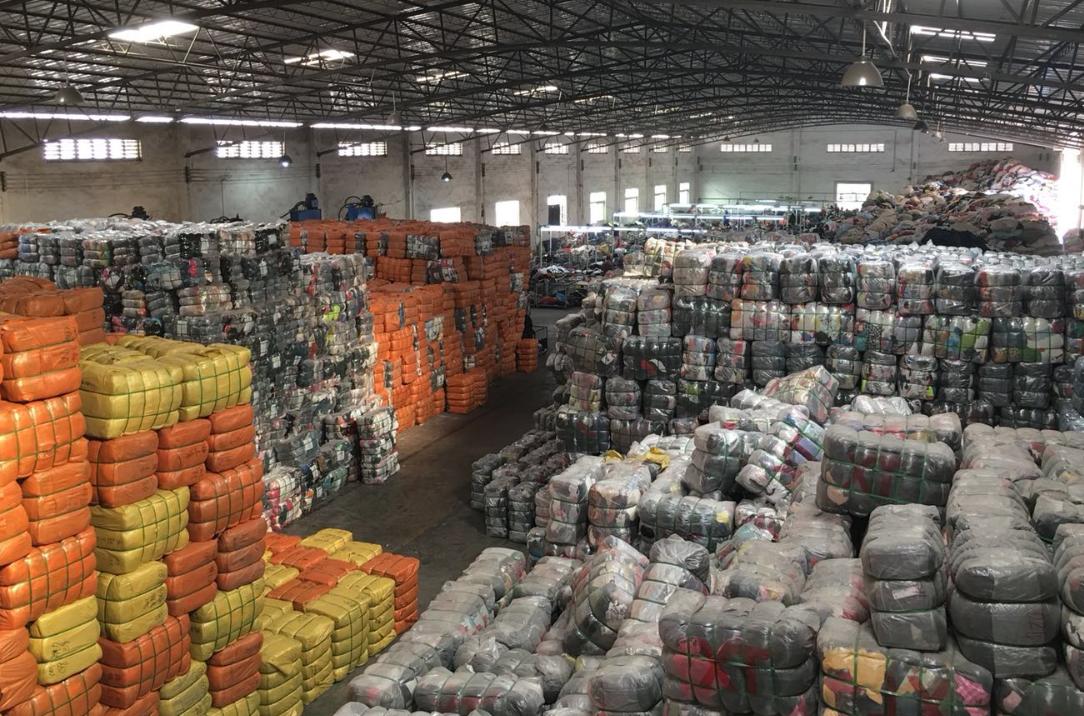 旧鞋回收有多暴利？在中国2元一双回收的旧鞋，卖到非洲能值70元