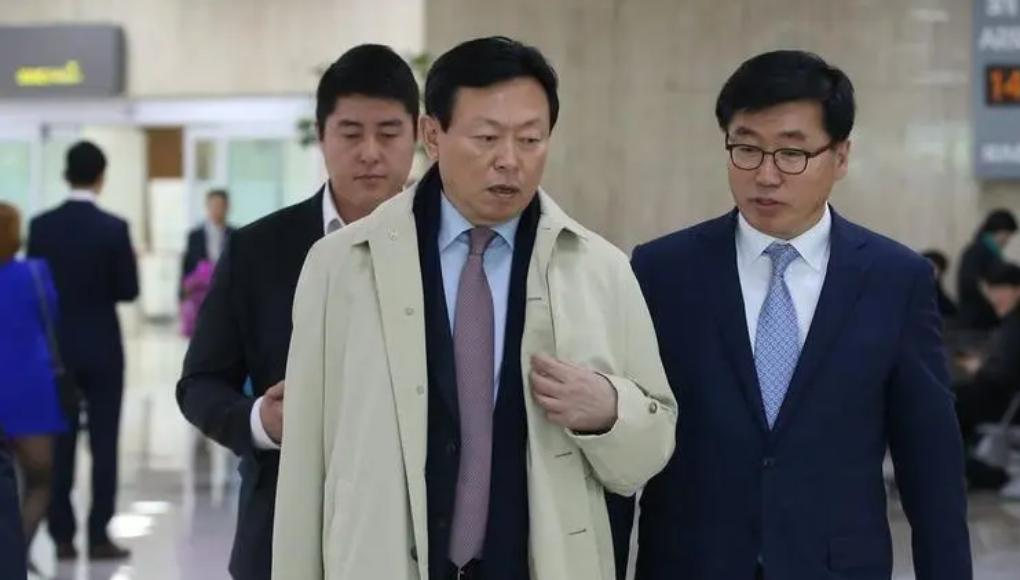 揭露韩国财阀丑闻：父子“共享”同一女星，桃色之国日本自愧不如