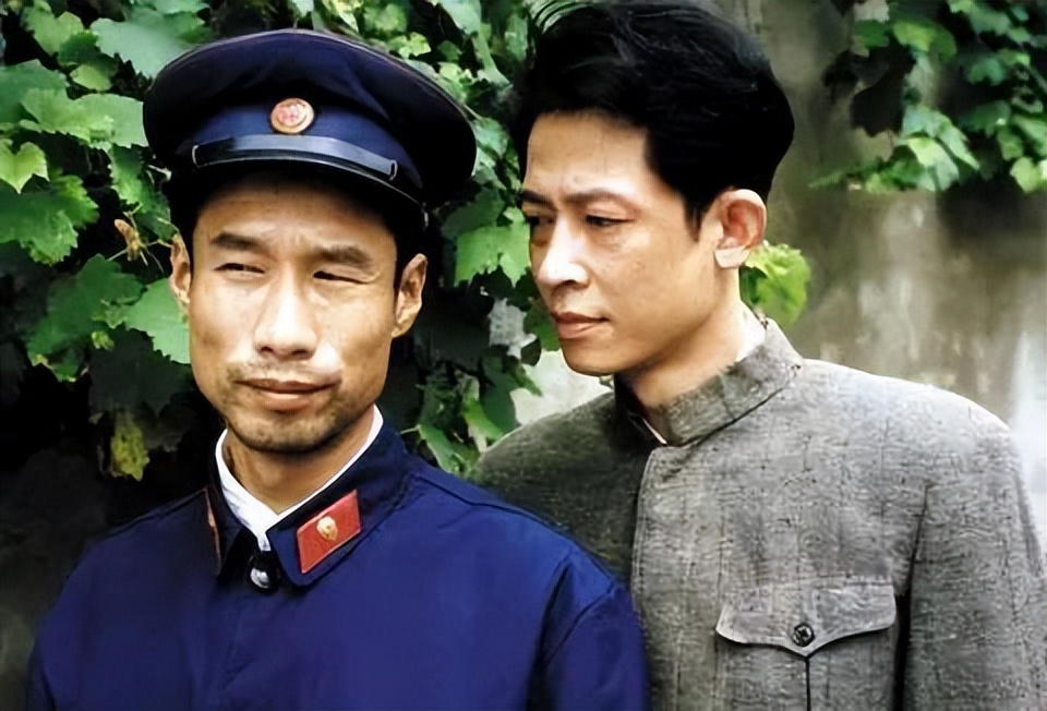 比潜伏悬崖更好看的谍战剧,浅谈悬崖和潜伏平起平坐的谍战剧