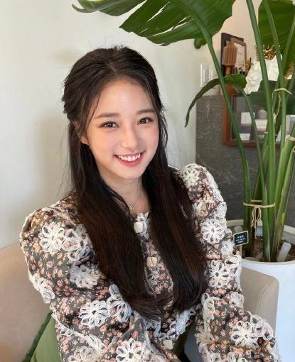 乐华要推新女团，旗下艺人为其预热，金子涵终于要爱豆出道了？