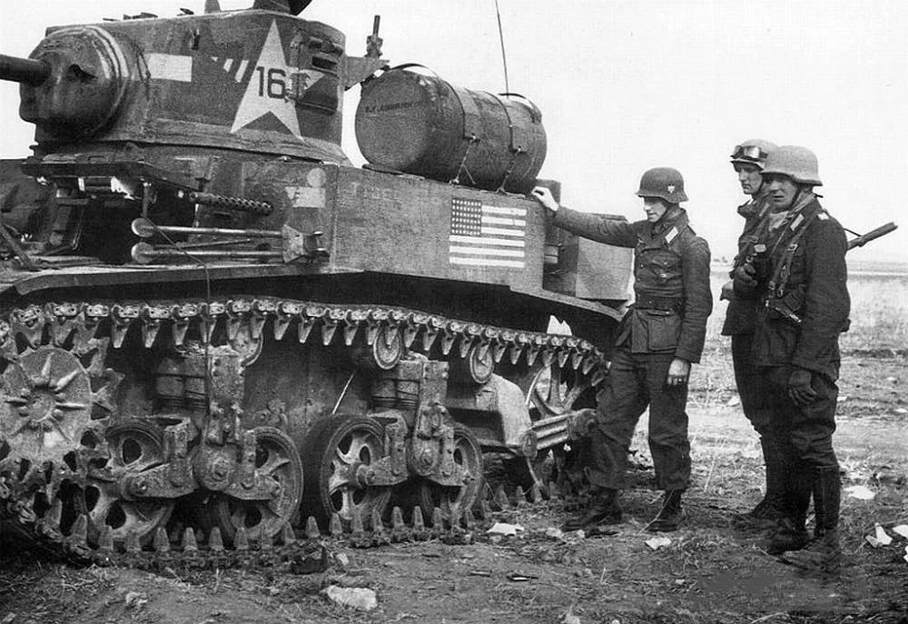 真假坦克,真假红坦克