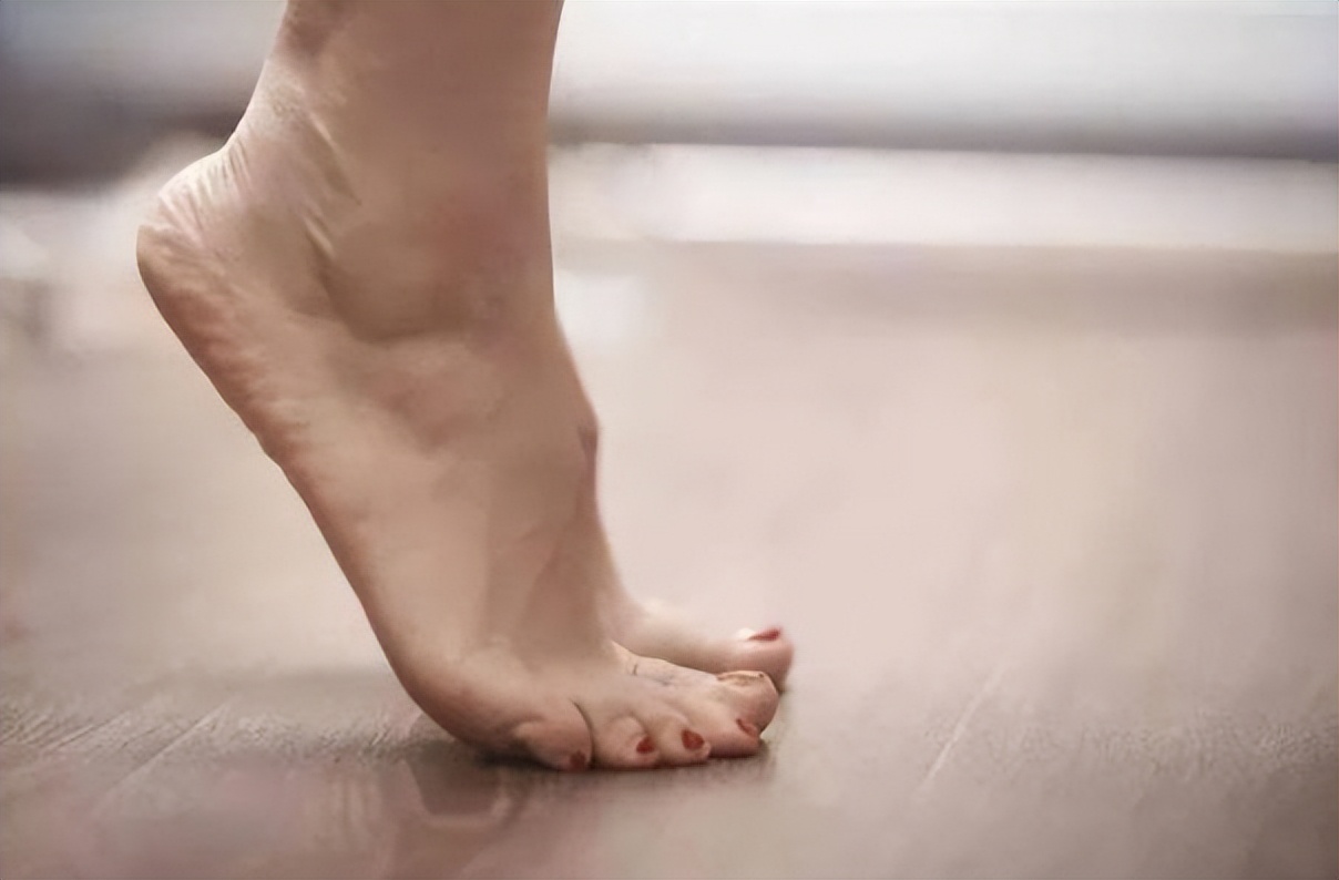 男人每天坚持踮脚尖的八个好处,每天坚持踮脚一个月会有哪些好处