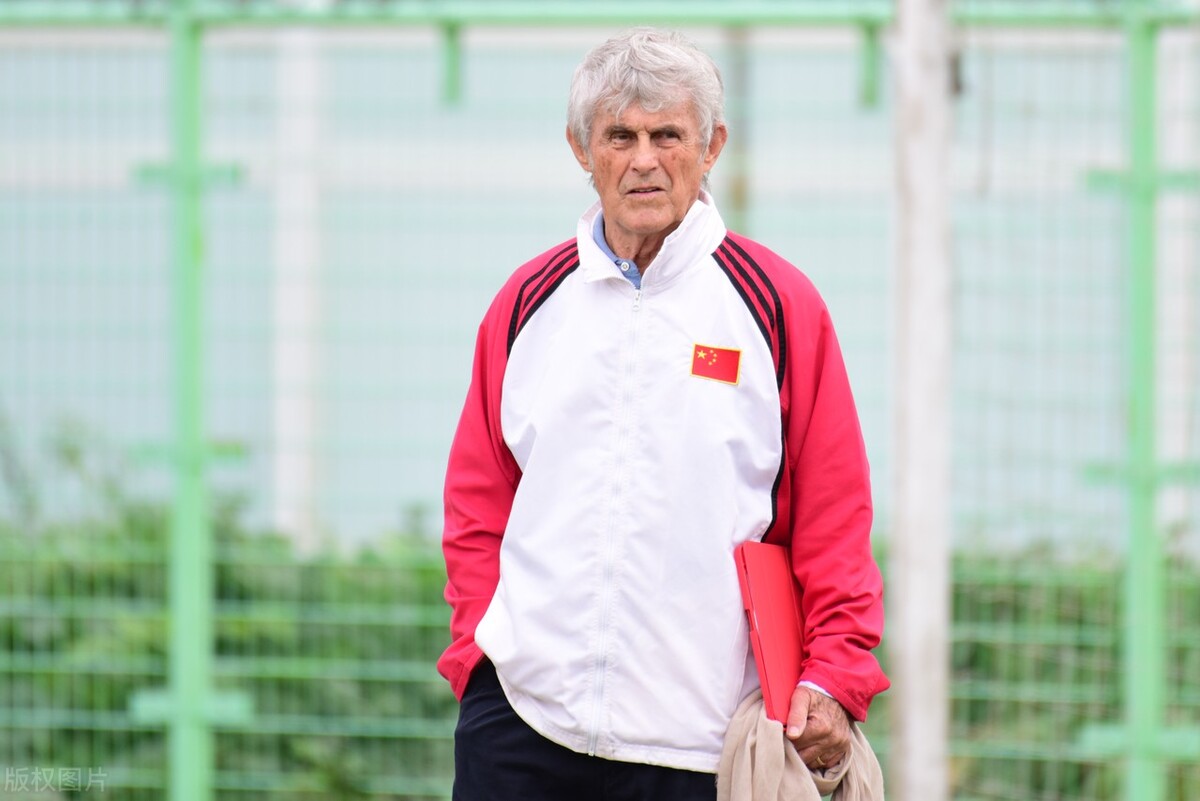 盘点国足历任洋帅仅米卢一人成功,回忆杀中国足球留洋第一人杨晨