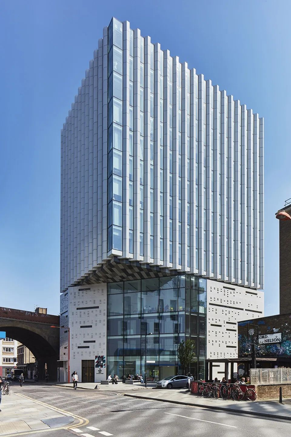 珐琅板是什么装饰材料,珐琅板也具备耐高温的优点