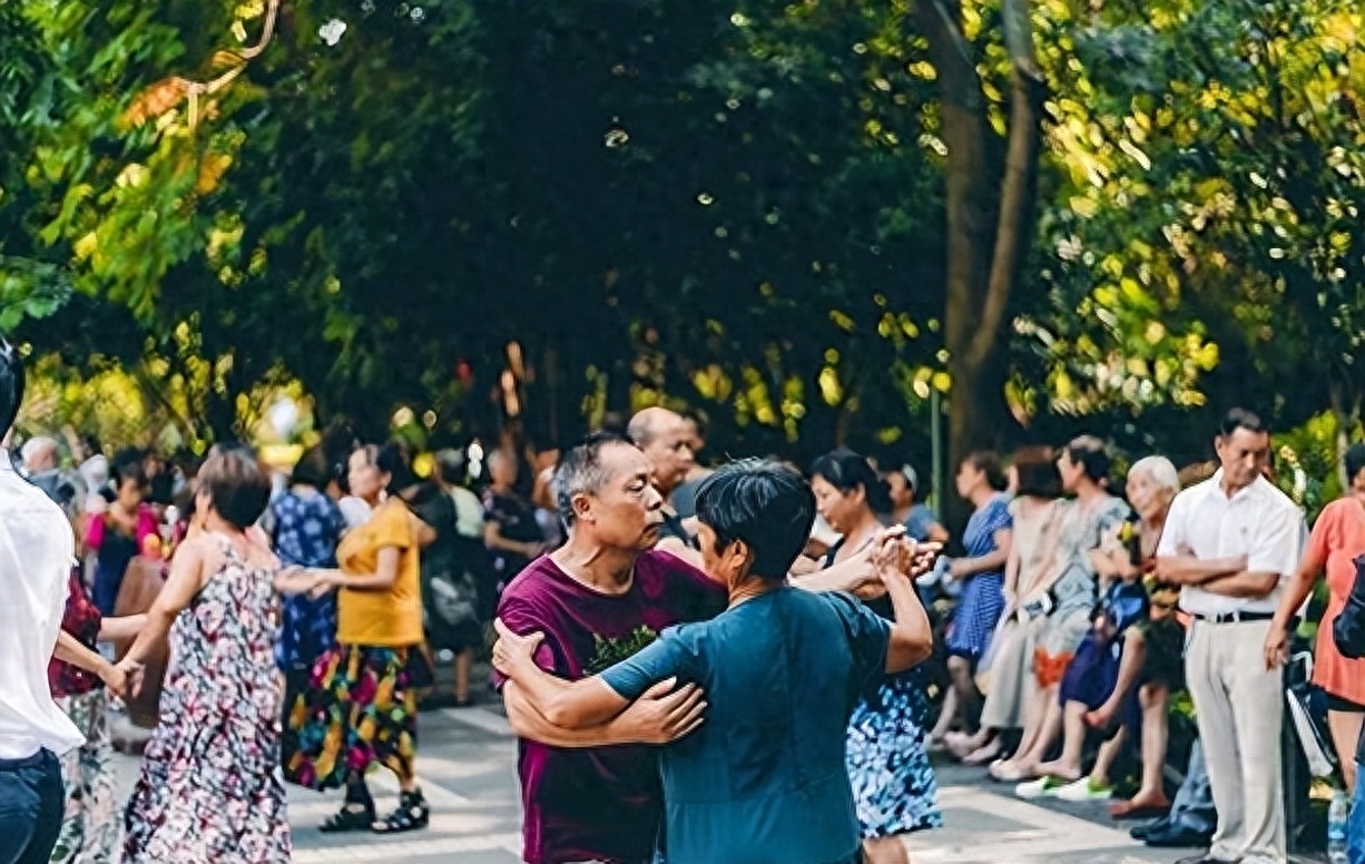 铁锅里传出惨叫声，女子被“爸爸”活活烫死，最后一句话让人心酸