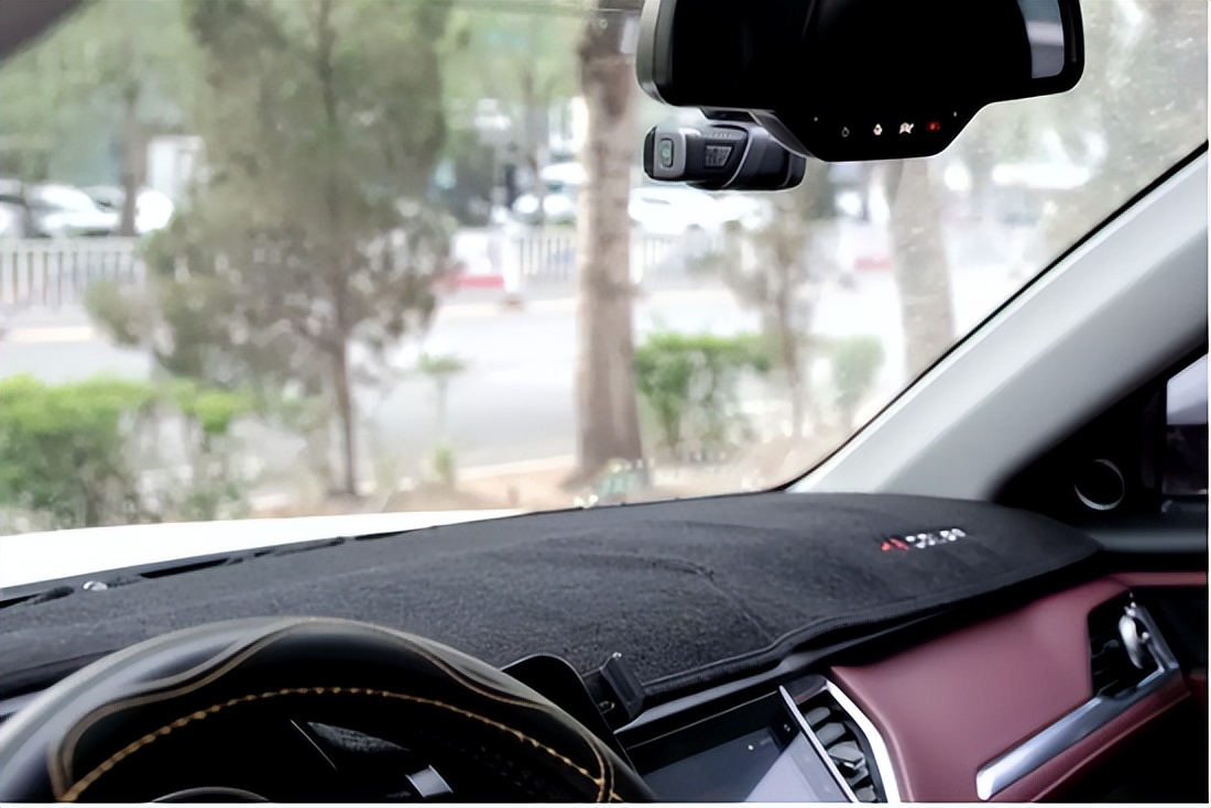 能4G联网的行车记录仪到底实不实用？70迈M500行车记录仪评测体验