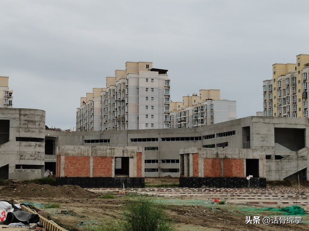 抢工期抓进度施工方案,抢时间赶工期重点项目五一忙不停