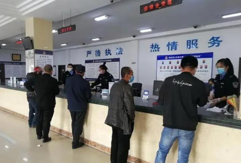 交警查扣摩托车在哪个位置,交警入户查扣电动车