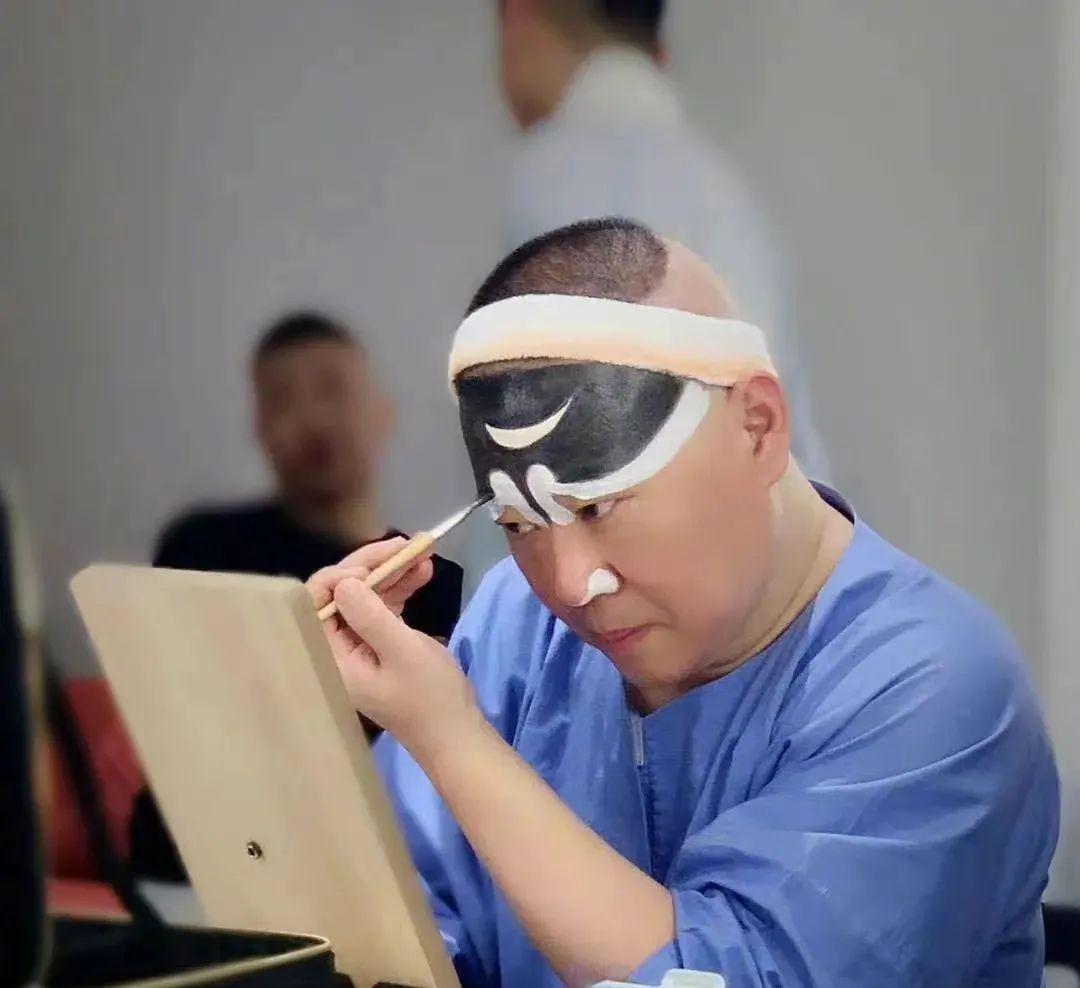 得意忘形郭德纲,不择手段郭德纲