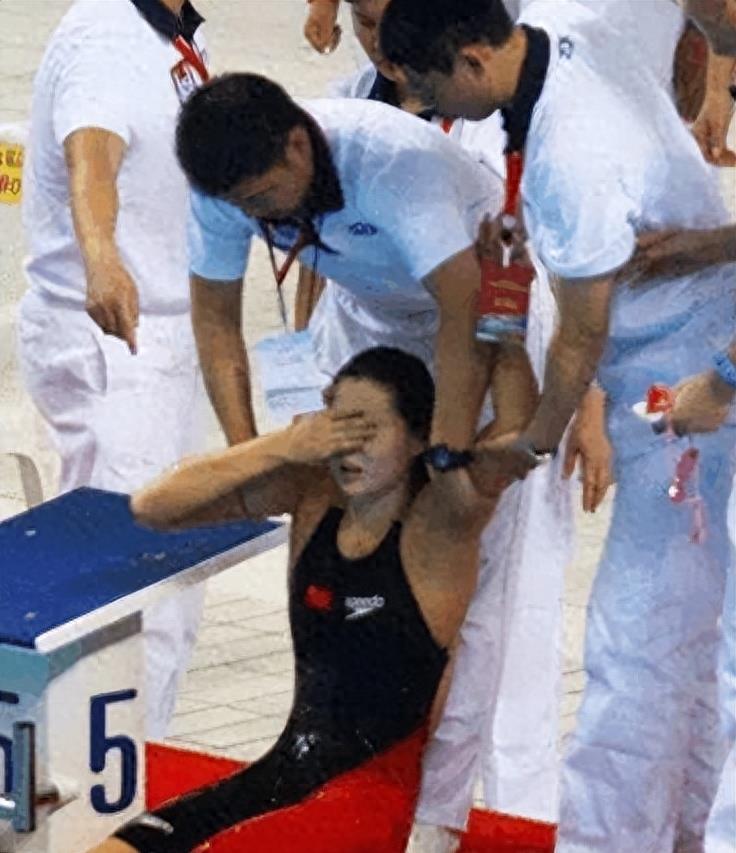 女运动员崩溃大哭,女运动员筋膜刀痛苦体验