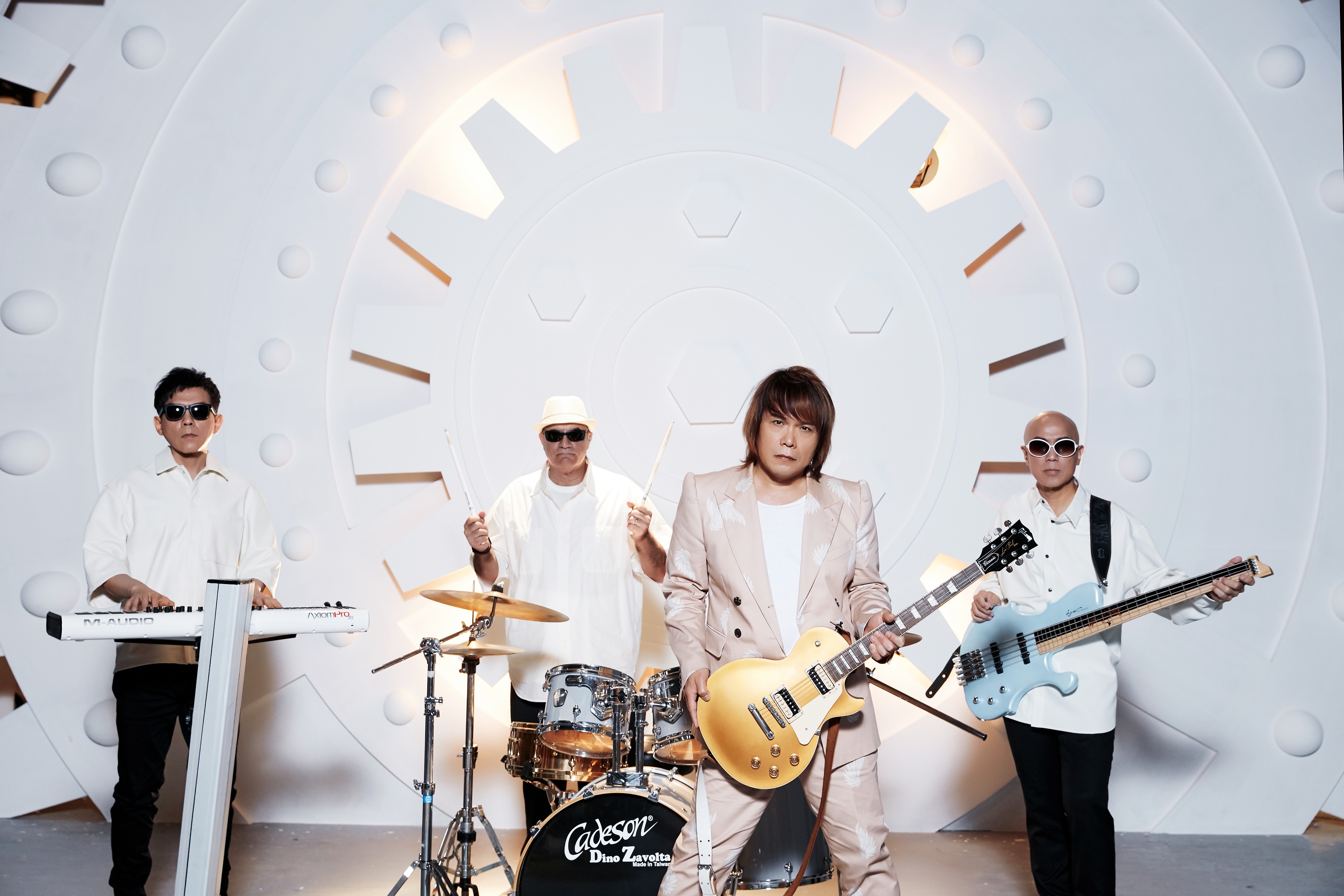 伍佰《纯白的起点》MV今首播白色幕布象征生命流动