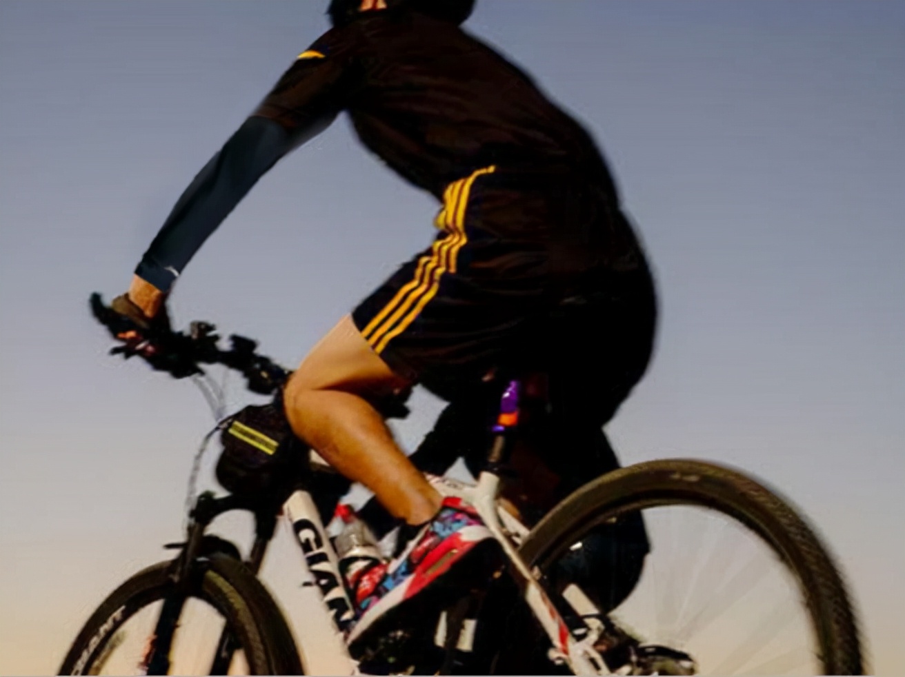 羽毛球运动员实用护具,打羽毛球戴什么护具好