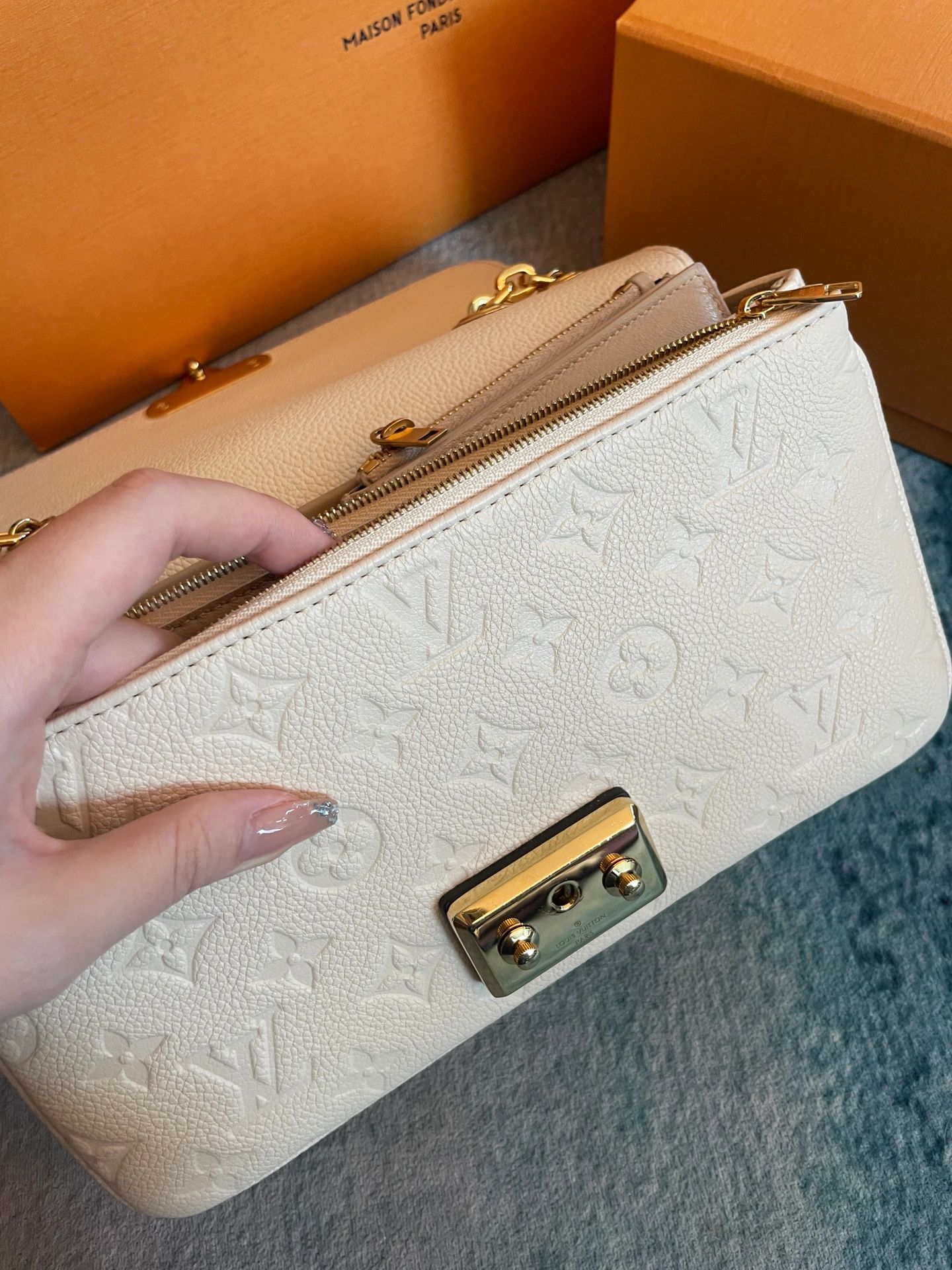 lv新款包包marceau缺点,lvmarceau包哪个颜色好看