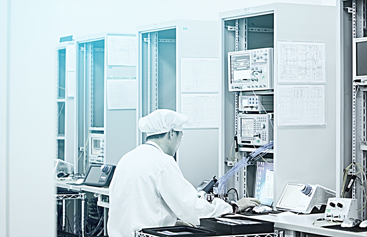 半年暴涨的股市,半年业绩翻十倍的股票