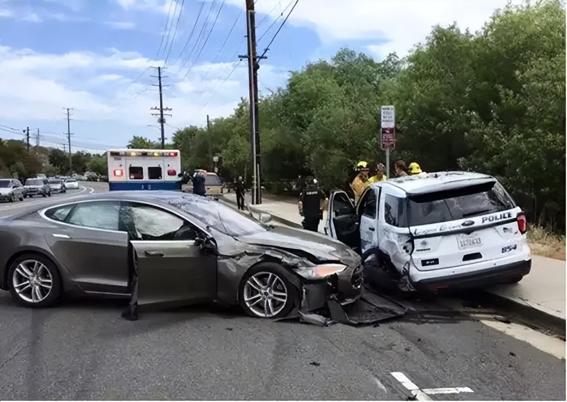 特斯拉安装新款雷达,特斯拉更换一颗雷达