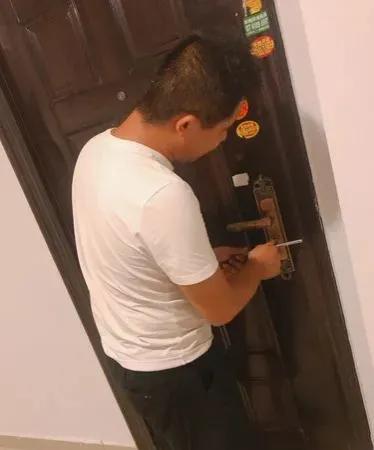 和美女房东同居的日子「四十五」