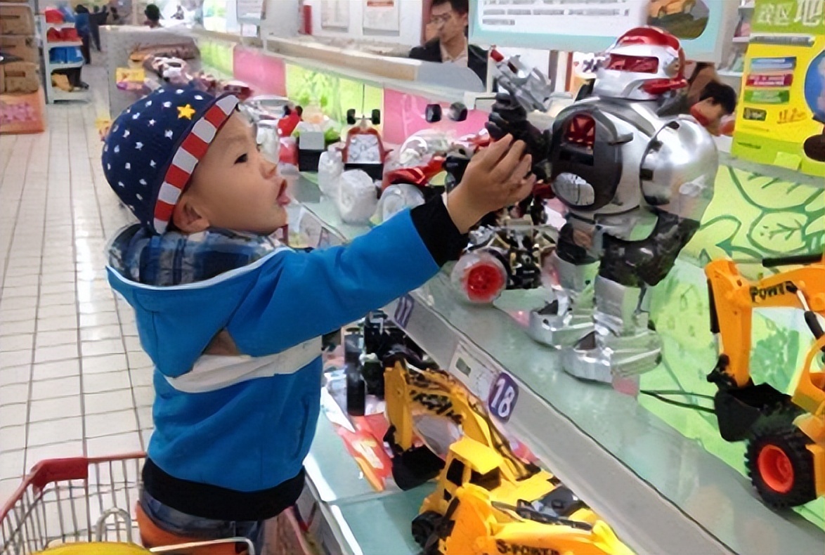 超市发现孩子偷东西是否告诉家长,孩子在超市偷东西被家长发现