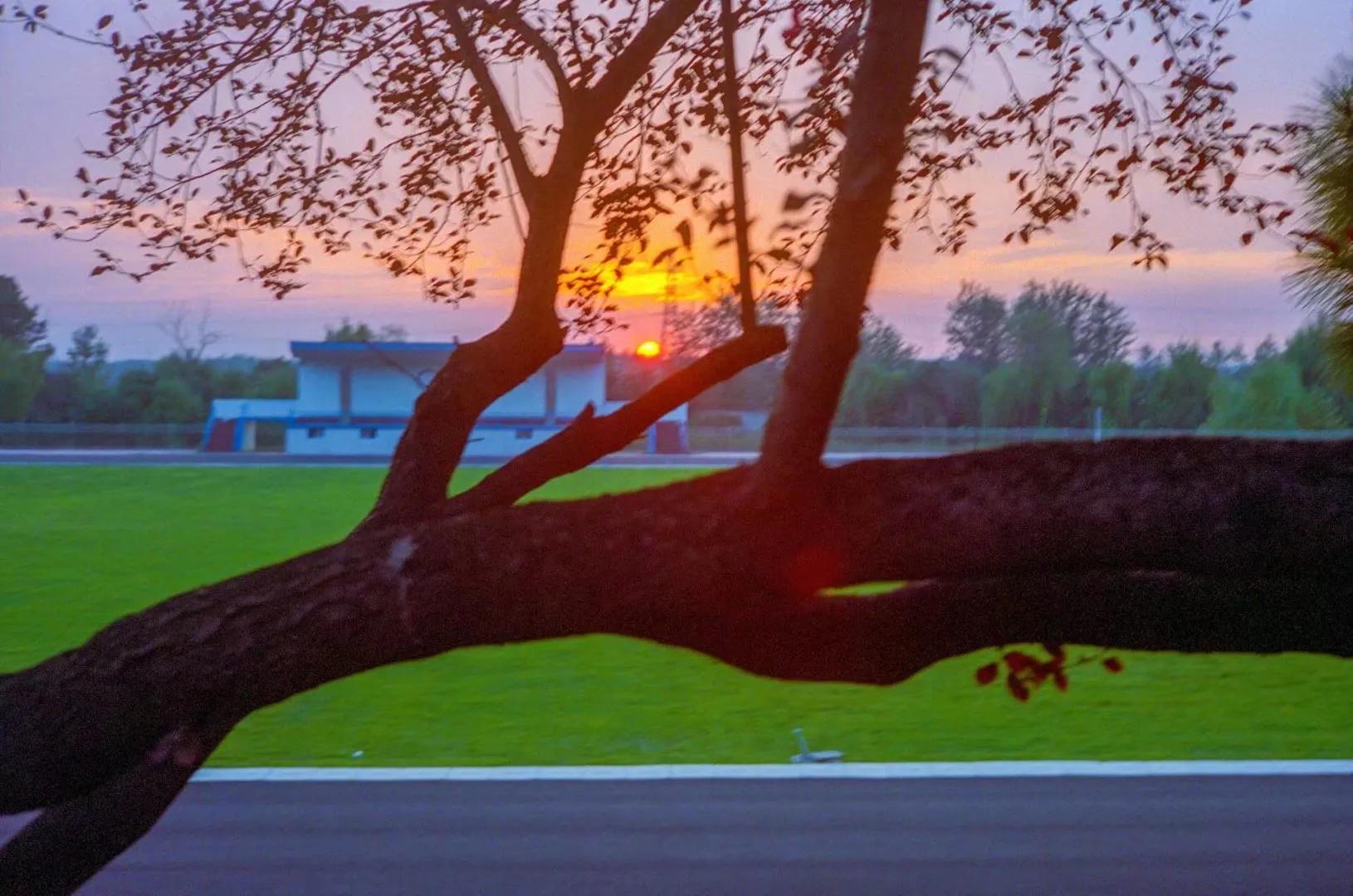 高中毕业是不是意味青春结束,高中毕业离别总是那么伤感