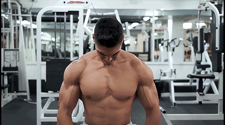 只需一个混合动作锻炼全身肌肉,只有一组哑铃怎样锻炼腹肌