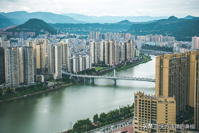 “拼”字当头巴中工业强势破圈