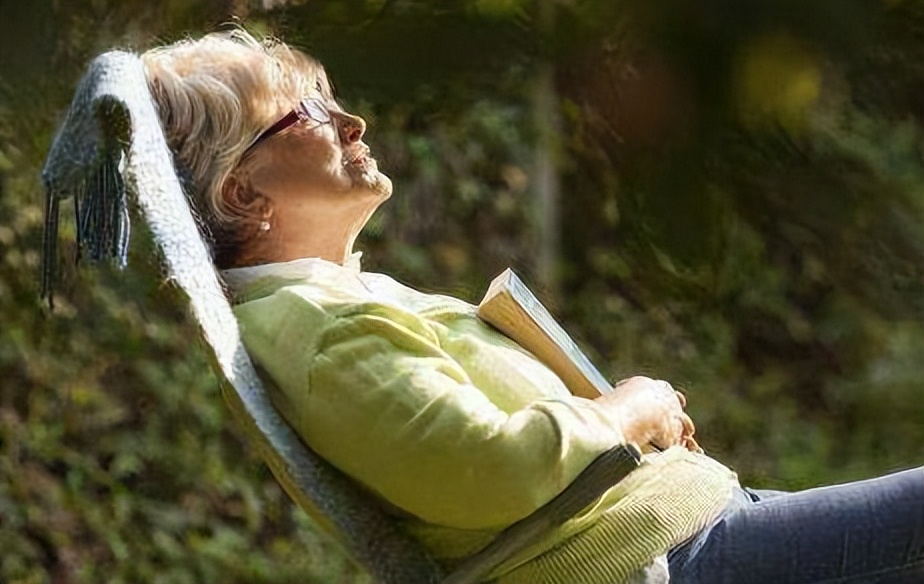 什么时间吃钙片补钙效果最好,什么时候吃钙片补钙最好