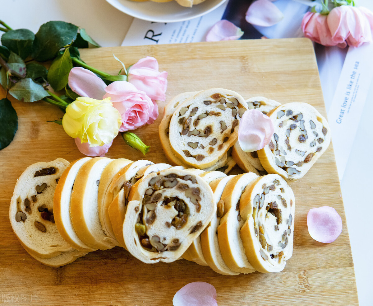 同样是面粉为什么外国做成了面包,一样的面粉蒸馒头为什么不一样白