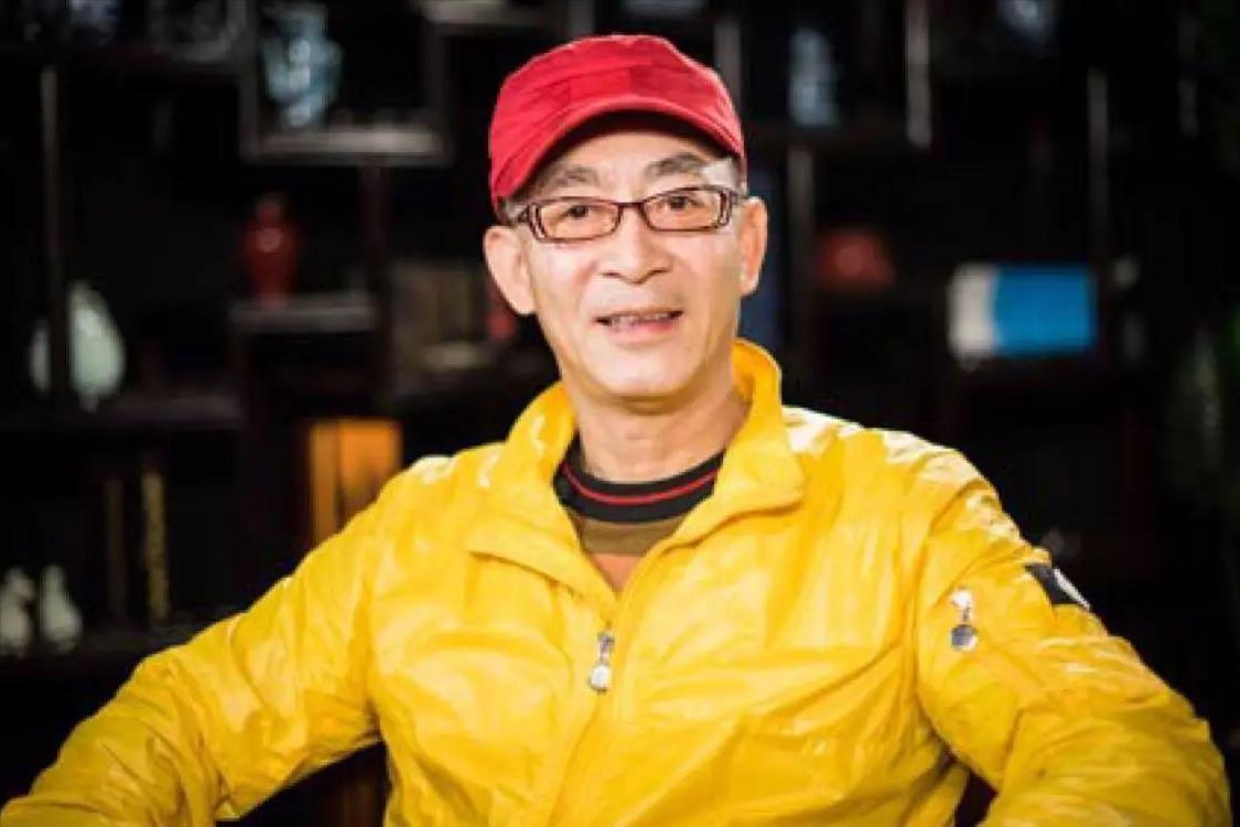 国内赚钱国外花、玩弄感情只生娃...这4位老狐狸的尾巴藏不住了？